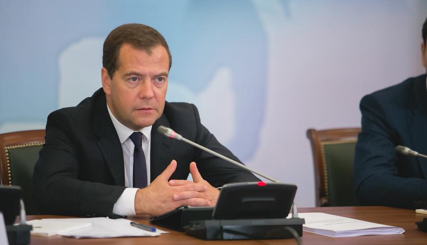 Дмитрий Медведев поддержал инициативу привлечения инвалидов на госслужбу